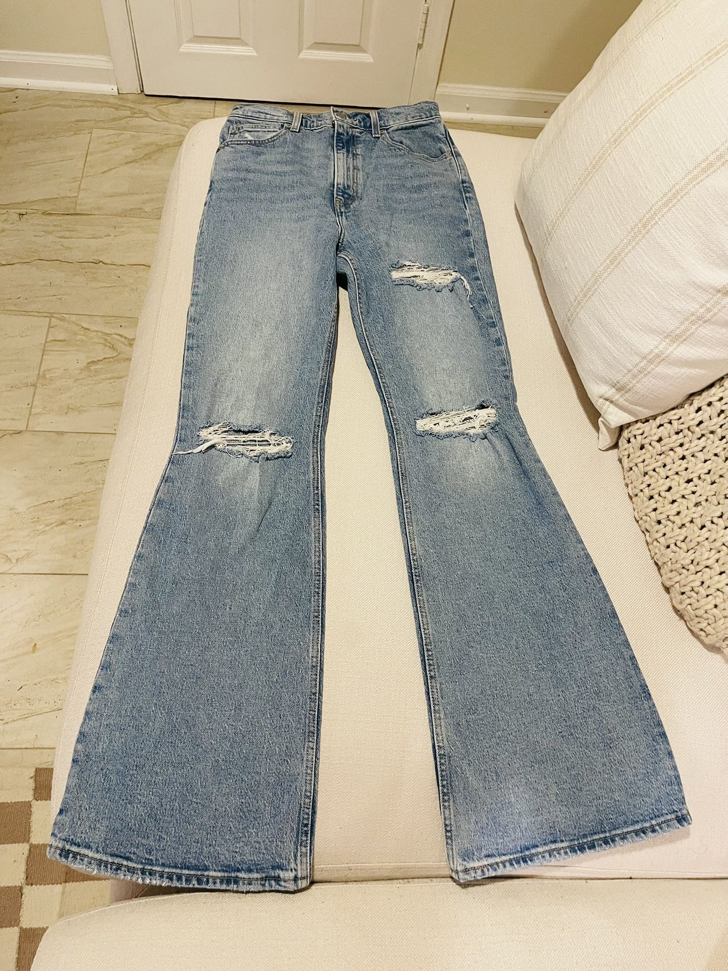 Women’s Levi's Premium 70's High Rise Flare Leg Blue Distressed Denim Medium Wash Jeans Size 26