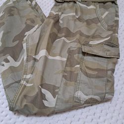 Old Navy  Cargo Pants  Plus Size  40 X32