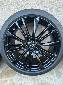 Infiniti 19" Gloss Black Wheel with Tire
