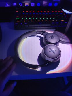 JBL Bluetooth headphones