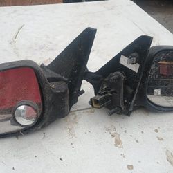 Left And Right Mirror To Range Rover Selling As A Set