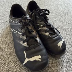 Puma Turf Soccer Shoes Kids Size 1.5 Clean