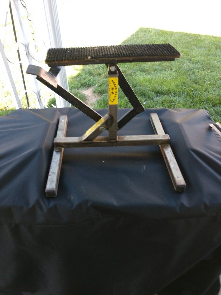Dirt Bike Lift