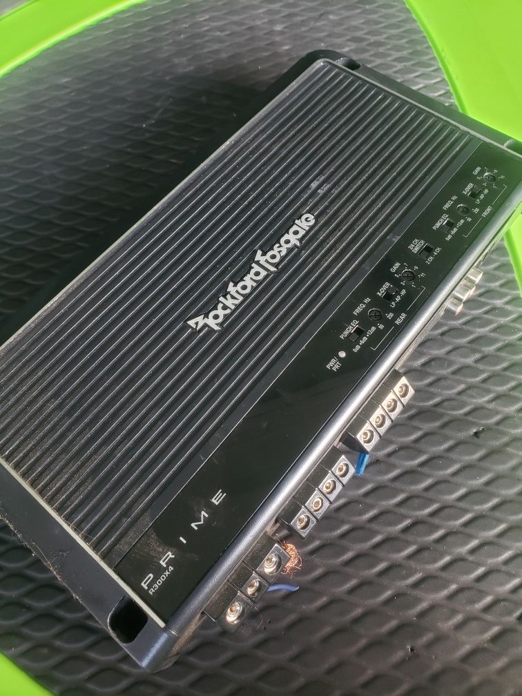 Rockford Fosgate Amp