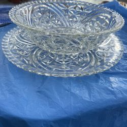 Beautiful Vintage Anchor Hocking Stars and Bars serving Bowl And Platter Set