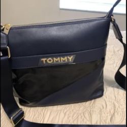New Tommy Hilfiger Over The Body Bag 