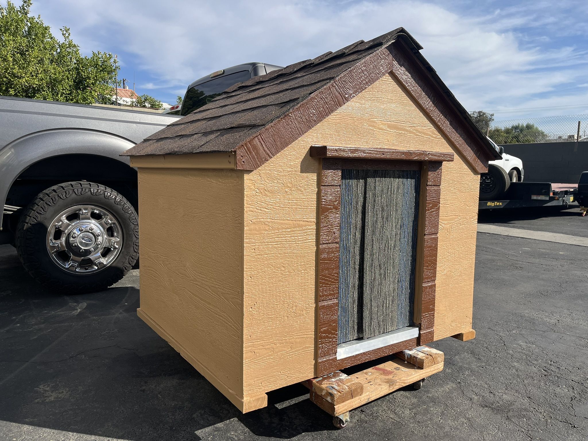 Pet Shelter, Dog House