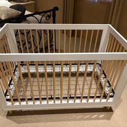 Baby Leto Crib
