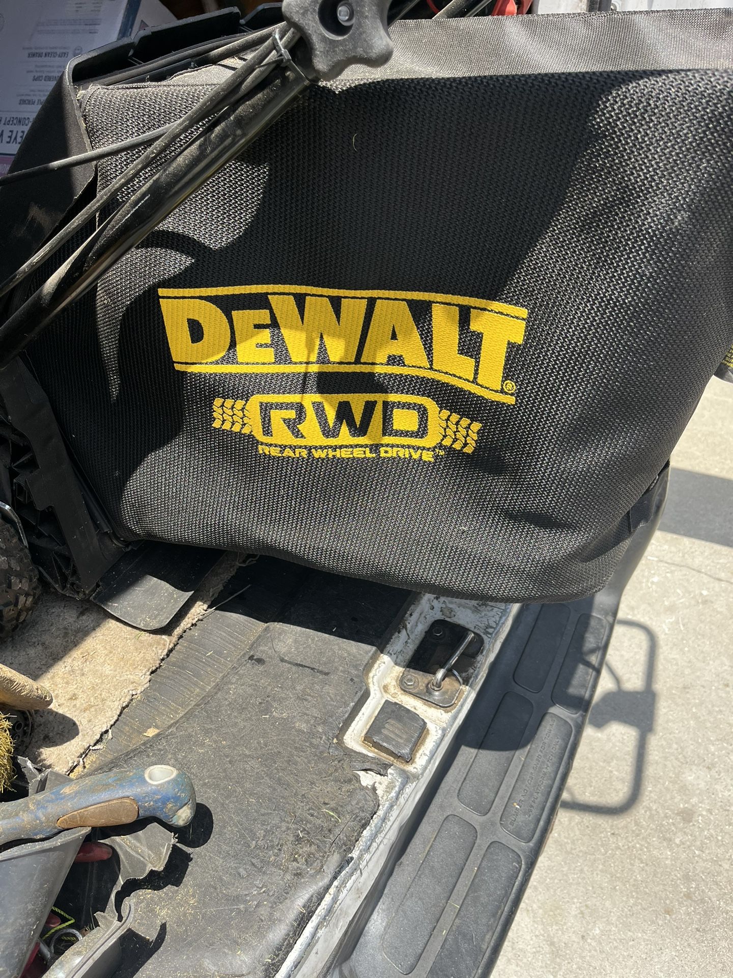 Dwalt Lawn Mower