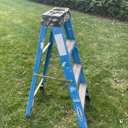 Werner Heavy Duty 4ft Step Ladder