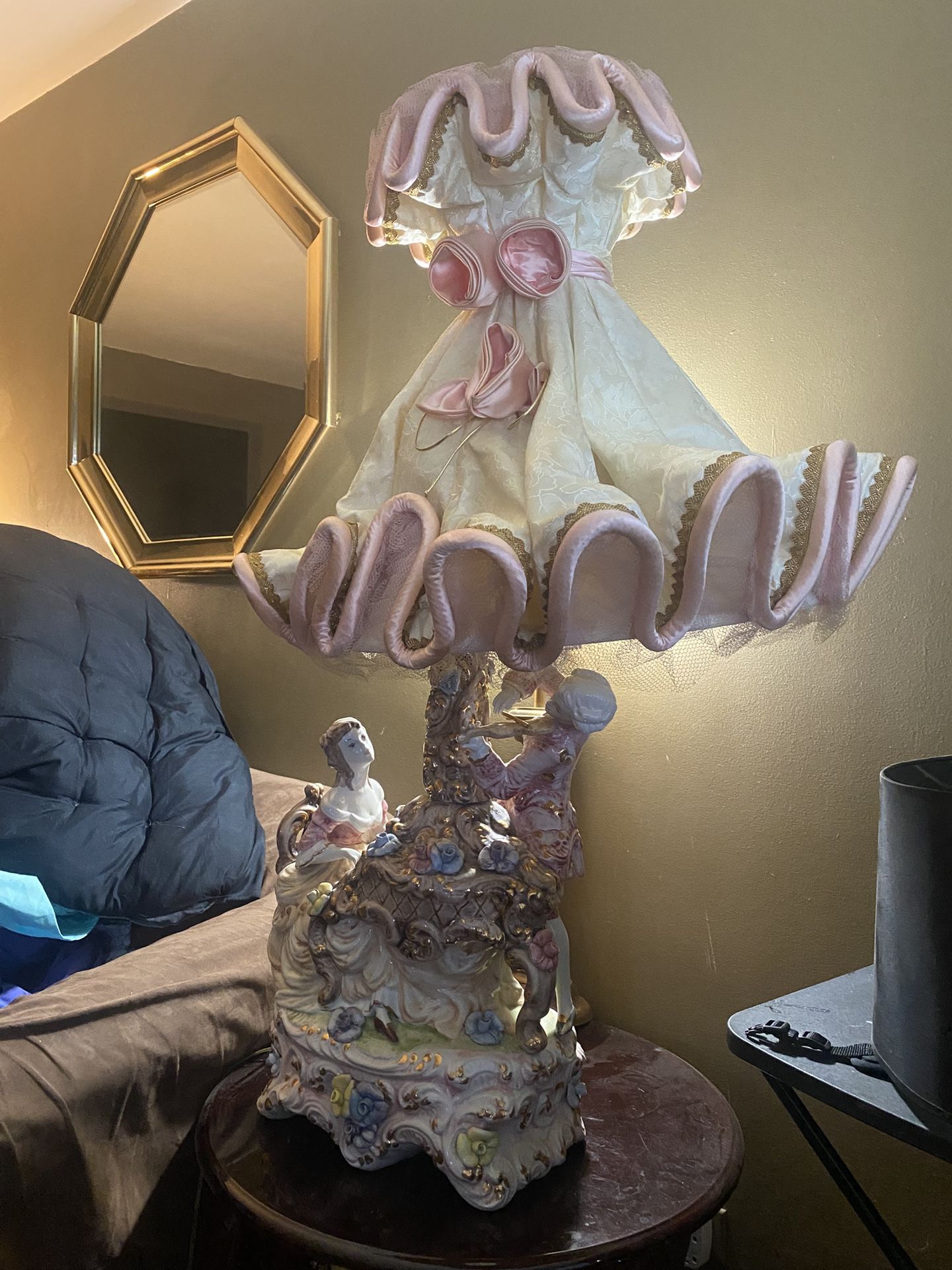 Vintage Porcelain Lamp 200 OBO