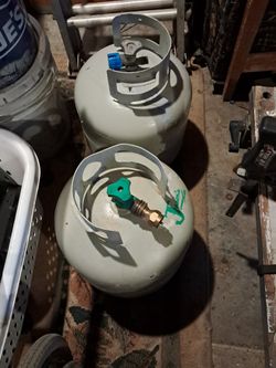 5 Gallon Propane Tanks FULL - 2 Ea