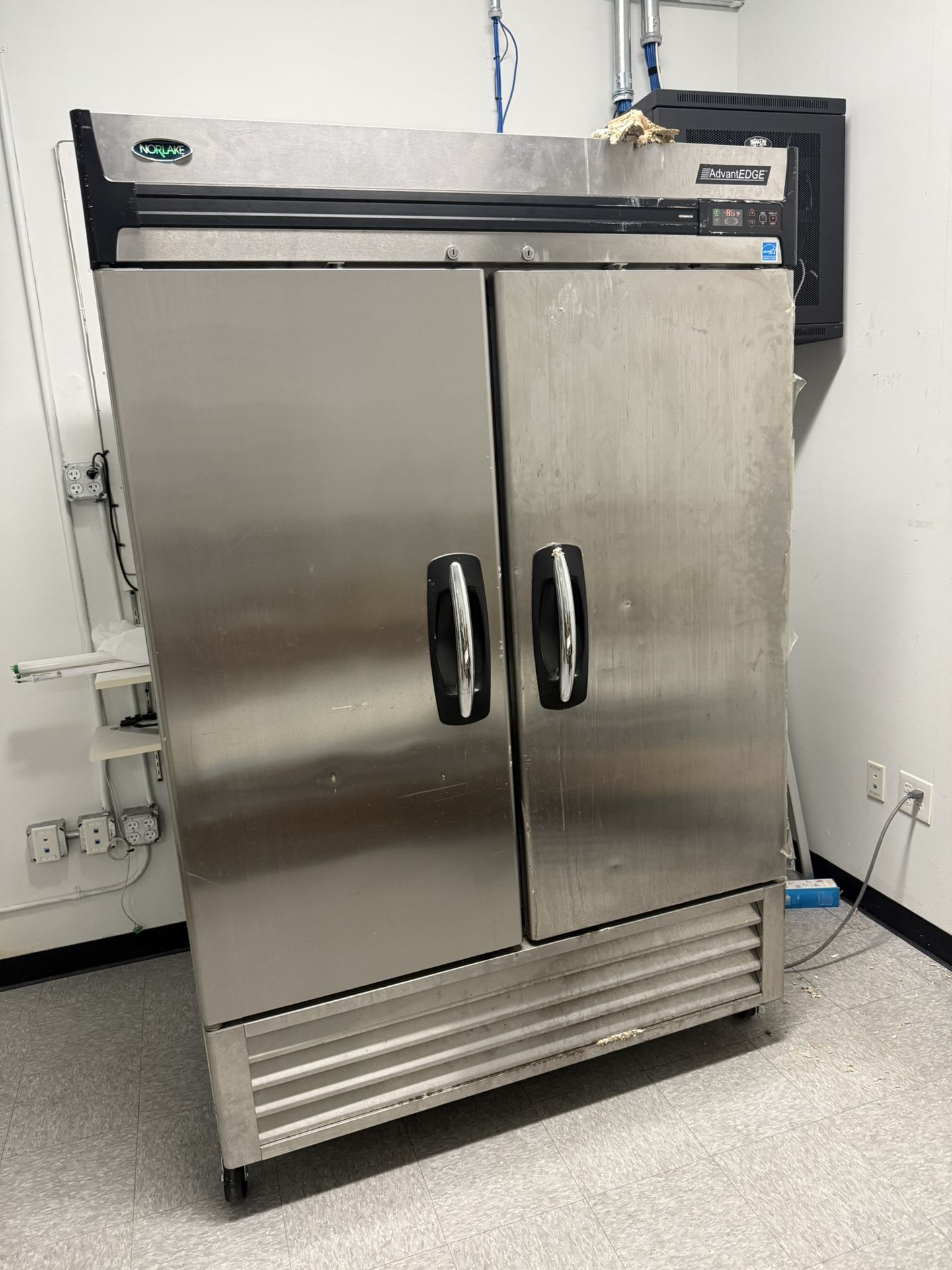 AdvantEDGE Commercial Refrigerator – Not Cooling – Needs Freon
