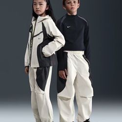 Nike Tech Big Kids Woven set Hoodie II3623-072 II3626-072 Size Medium