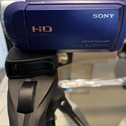 Sony Handycam HDR-CX240 w /2 SD cards 2 batteries m, And USB/Wall Plug & Manfrotto Compact Action Tripod $180  OBO/ Delivery & Shipping Available 