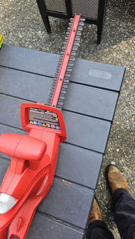 Hedge Trimmer 17 Inch HOMELITE - NEW