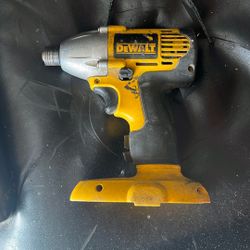 DeWalt DW056 18V Heavy Duty 1/4" 6mm Cordless Impact Driver Tool Only. Preowned