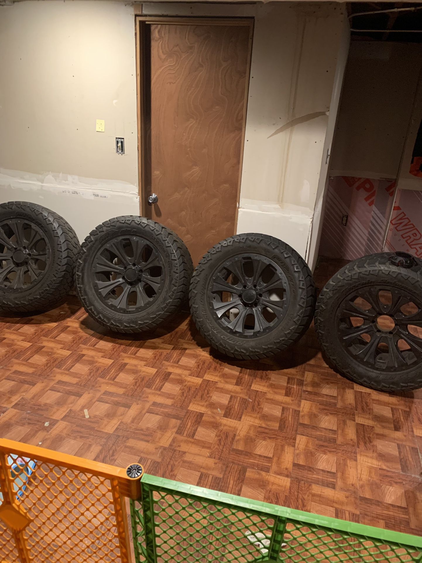 Mudders. 6 Lug 305 55 R20/ 33s On 20 Inch Rims. . Come Off Chevy Suburban . Originally Was Red. I Painted Them Black. 600.