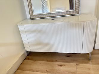 Bathroom vanity