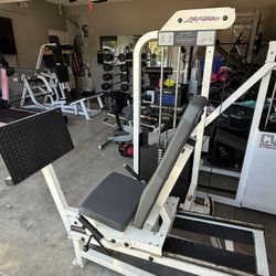 🔥 FOR SALE: LIFE FITNESS LEG PRESS + 400 LBS • COMMERCIAL GRADE 🔥