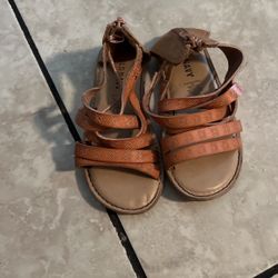 Old Navy toddler girls sandals, size 8