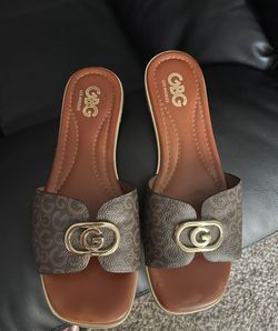 Women Sz 8 Guess Sandals 