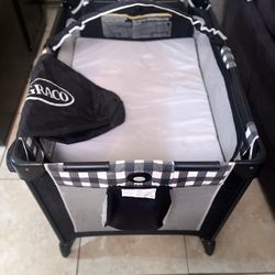 Graco Pack N Play Changing Bassinet 