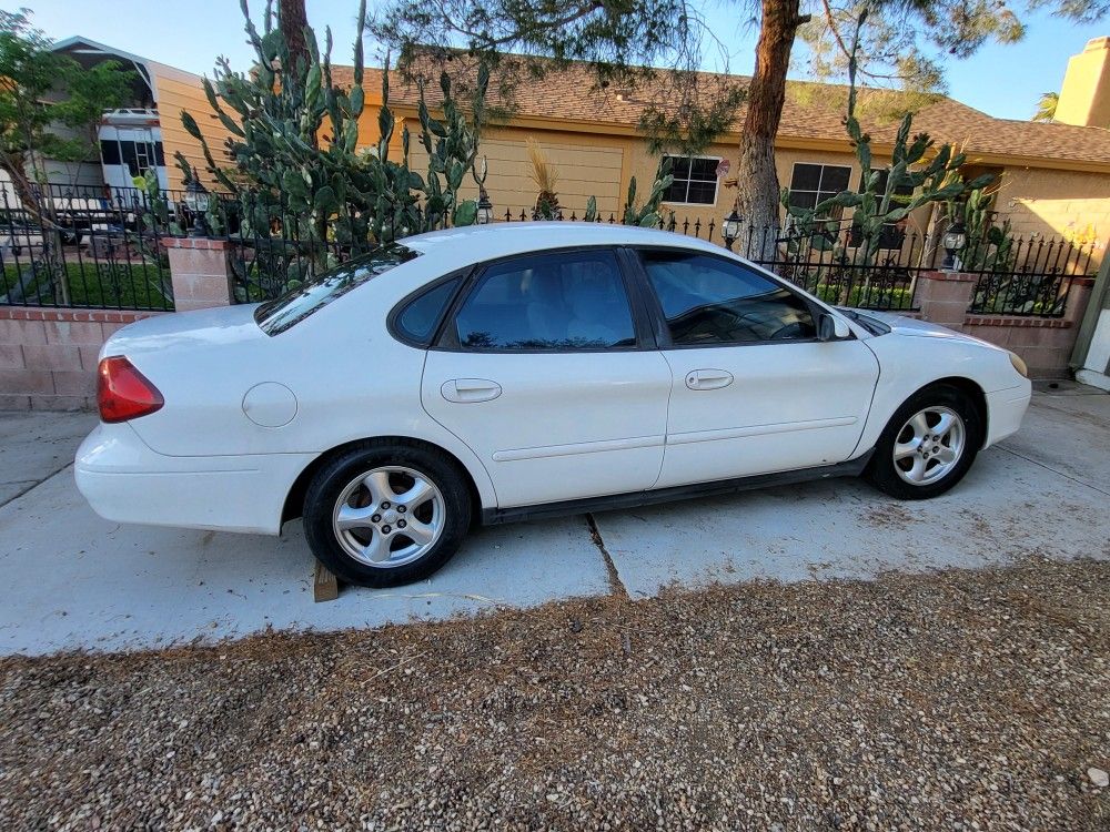 2002 Ford Taurus