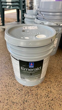 Emerald 5 gallons white paint