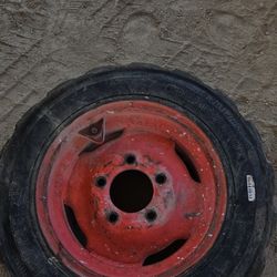 Bobcat 463 Spear Tire
