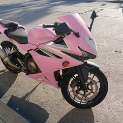 2016 Honda CBR 500 cc  28,000 Miles- Pink And White