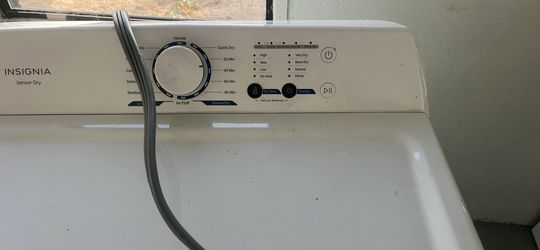Insignia electric dryer with sensor dry white 6.7 cu