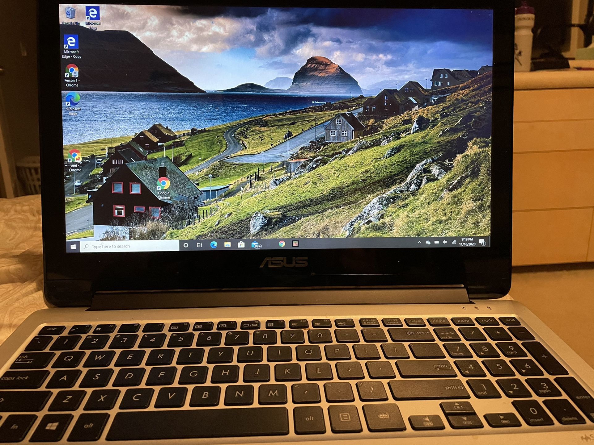 Asus TP500L 2 in one touch screen labtop