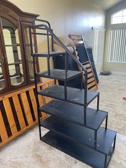 Metal step shelf
