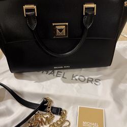 Michael KORS Pursue