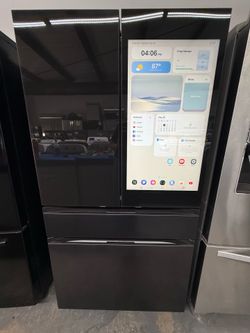 Samsung Family Hub Refrigerator with Beverage Center