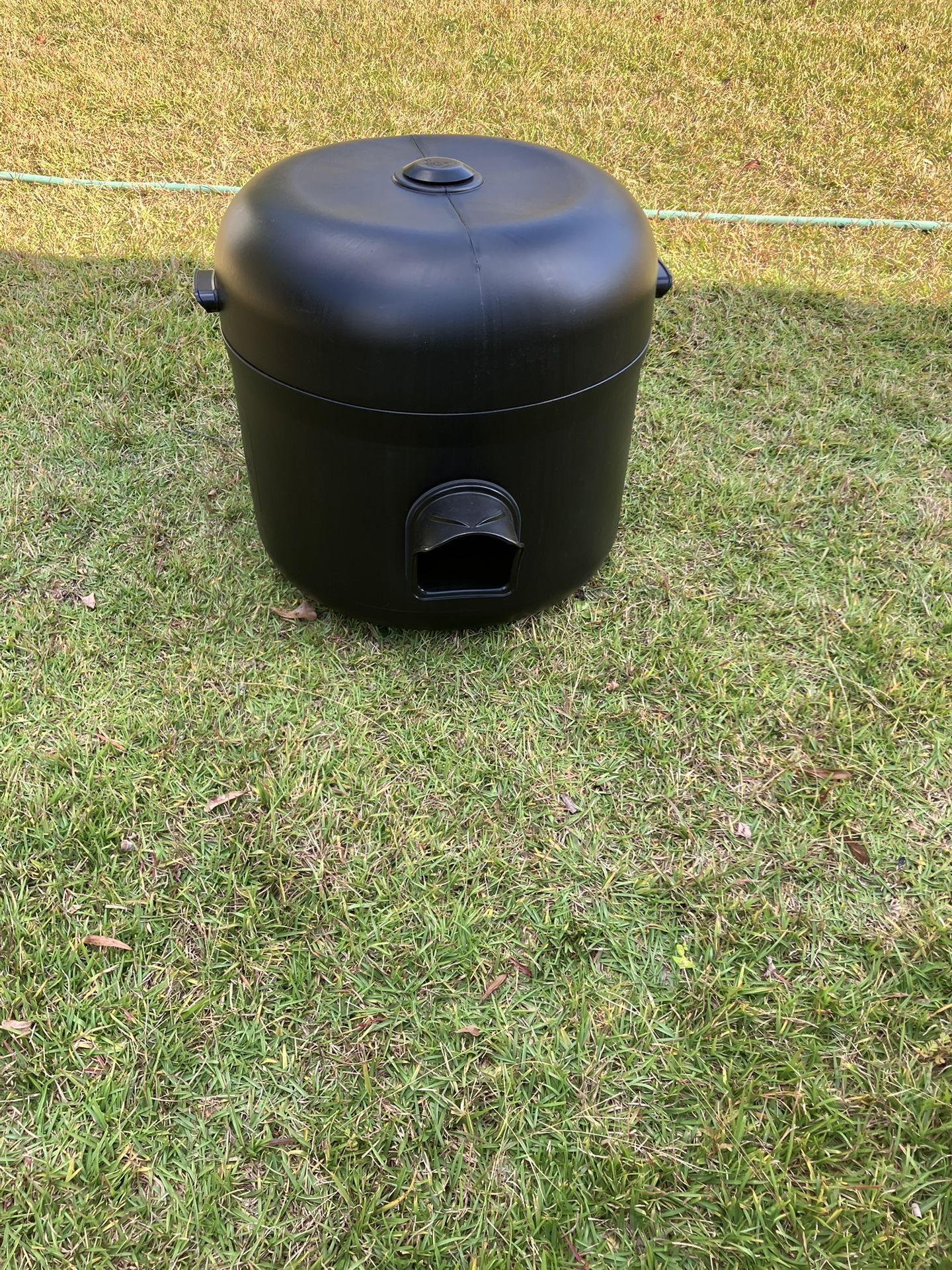 Kitty Tube Insulated Cat House