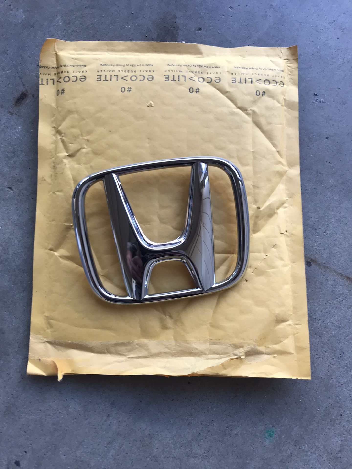 Honda Civic Emblem & Grill