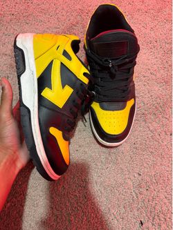 Size 10 Used Offwhite out of offices