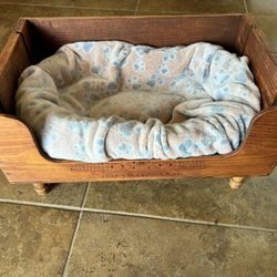 NEW Hand Crafted Wooden Pet Bed With Inner Cushion And Blanket