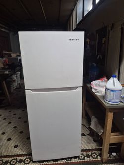 Crosley White Top-Freezer Refrigerator