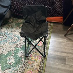 Tiny Foldable Chair 