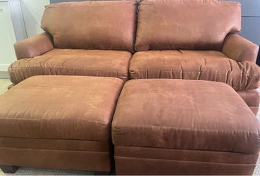 Bassett Loveseat in cognac nubuck with 2 matching ottomans