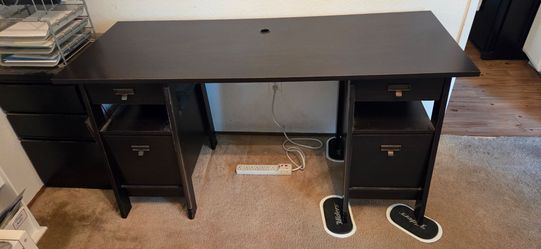 Computer desk