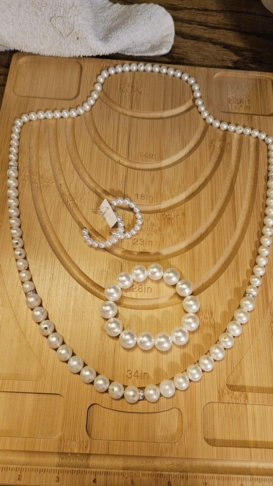 Pearl Jewelry Set Includes Necklace Bracelet And Earrings 