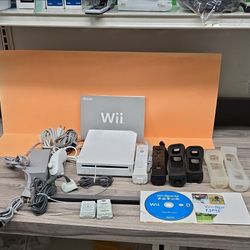 Nintendo Wii Console Bundle with Wii Sports