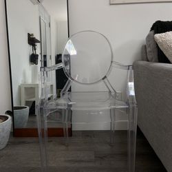 Ghost Chair With Arms