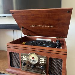 Victrola Vintage Record Player / Radio / CD / Bluetooth