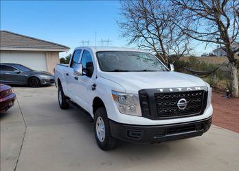 2017 Nissan Titan XD 5.6l V8 Gas Rwd Crew Cab 1-Owner Company Owned & Maintained Runs like new very strong & dependable Pickup Truck