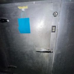 10ft X 6ft Walk In Refrigerator AS-IS Working Condition